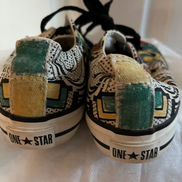 EUC CTAS ONE STAR kicks MULTI fun design (Jr. 3) KICKS - Picture 2 of 6